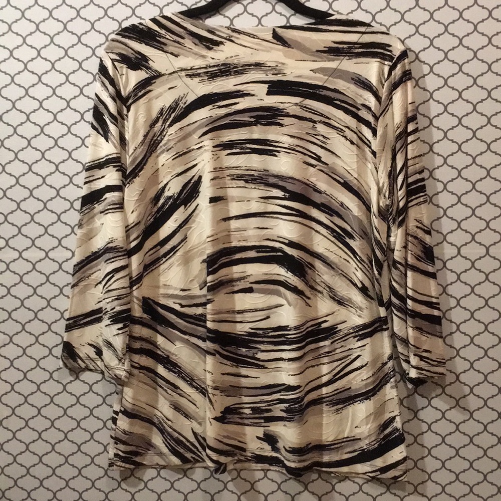 JM Collection Flowy Top - Picture 3 of 4
